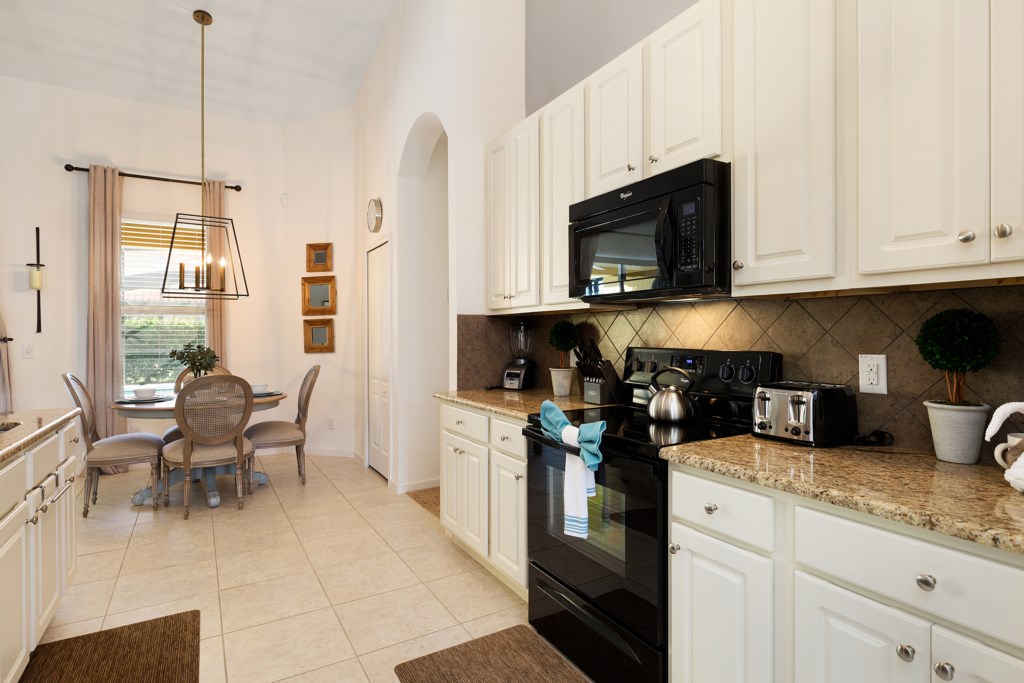 02_Fully_fitted_kitchen_0721.jpg