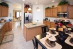 Kitchen & Breakfast Area