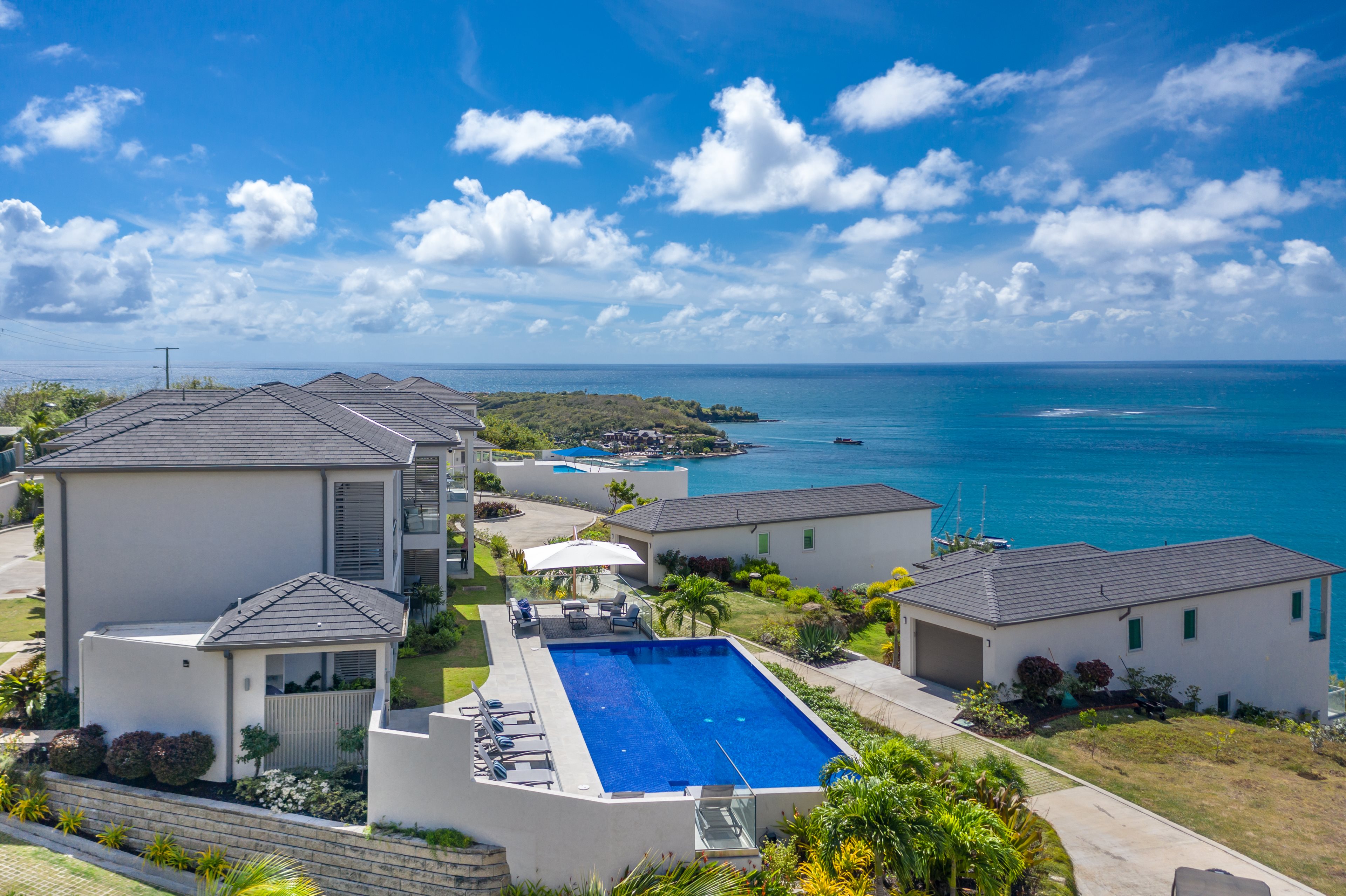 Citrine 2 Bedroom Luxury Suite w Resort Amenities