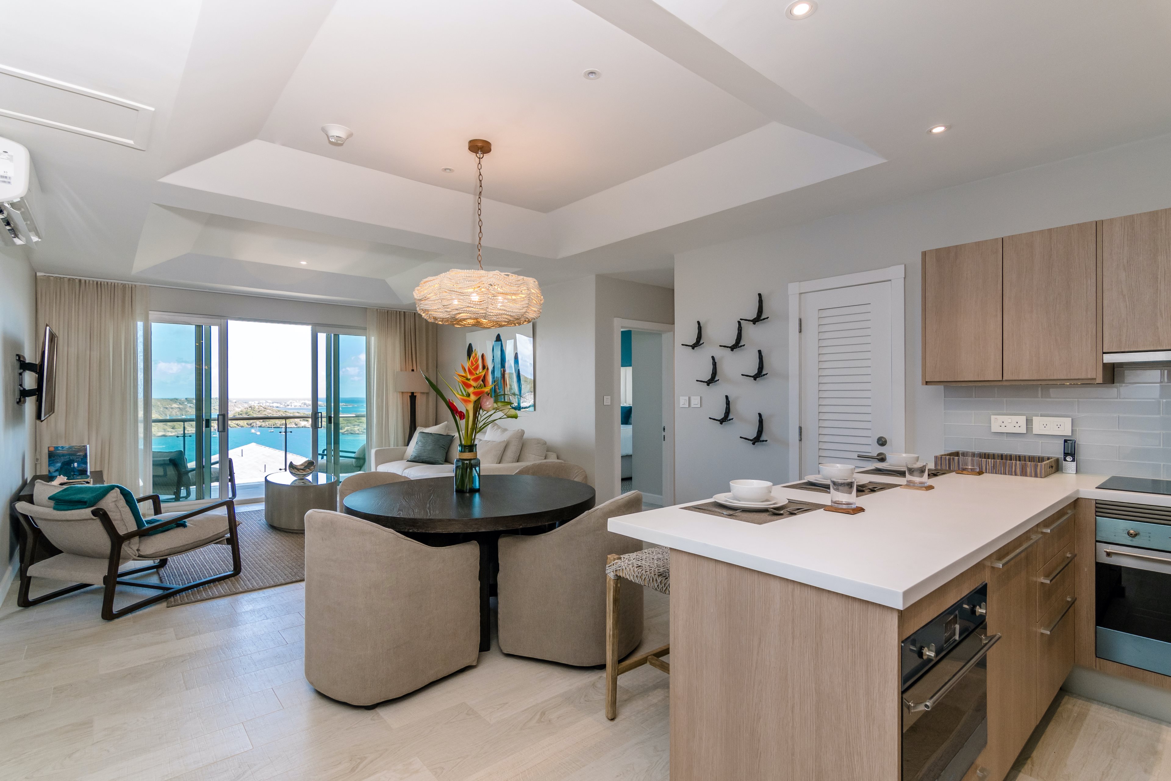 Rose Quartz - 2 Bedroom Luxury Suite with Ocean