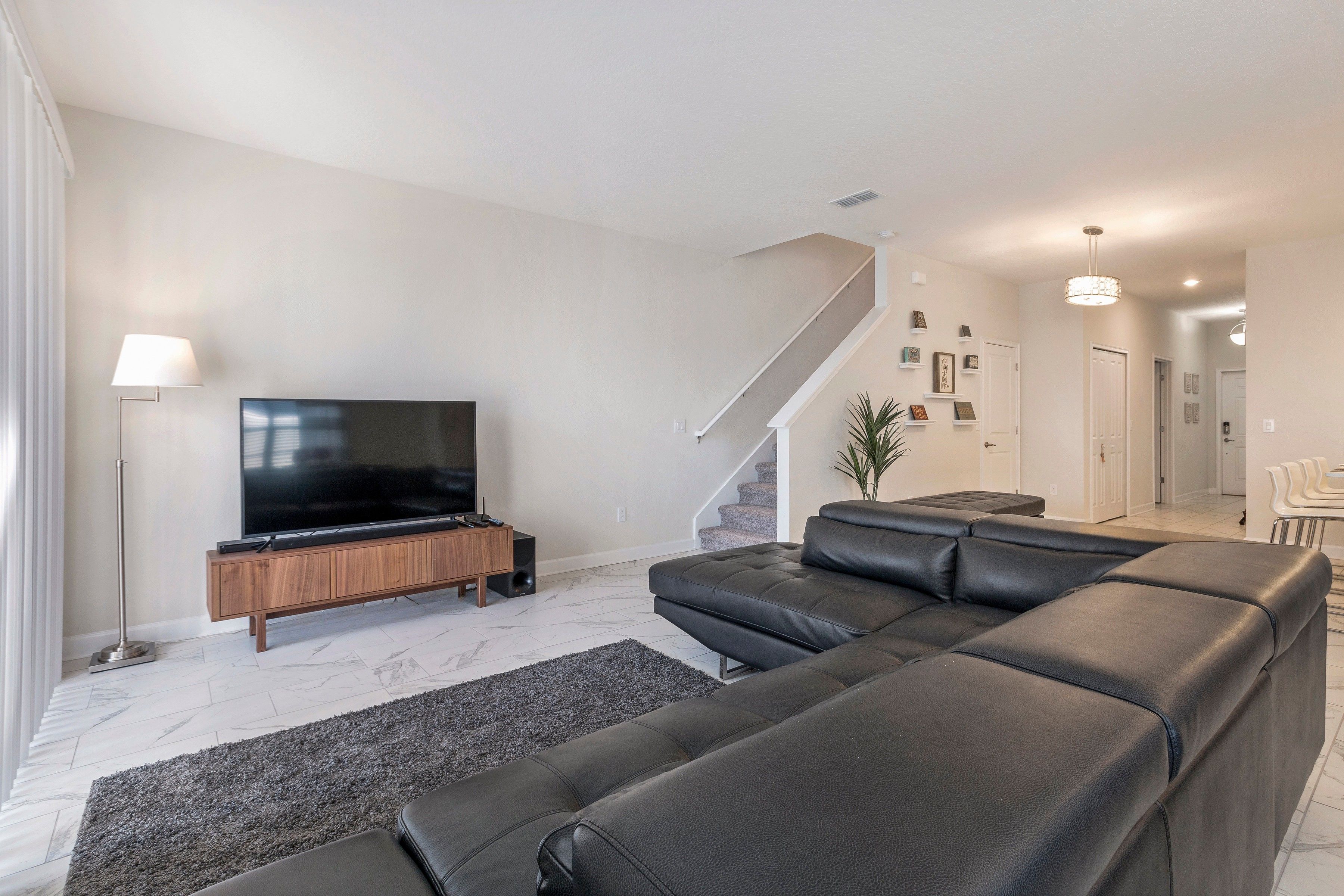 5 bedroom vacation townhouse at Storey Lake - Image 3