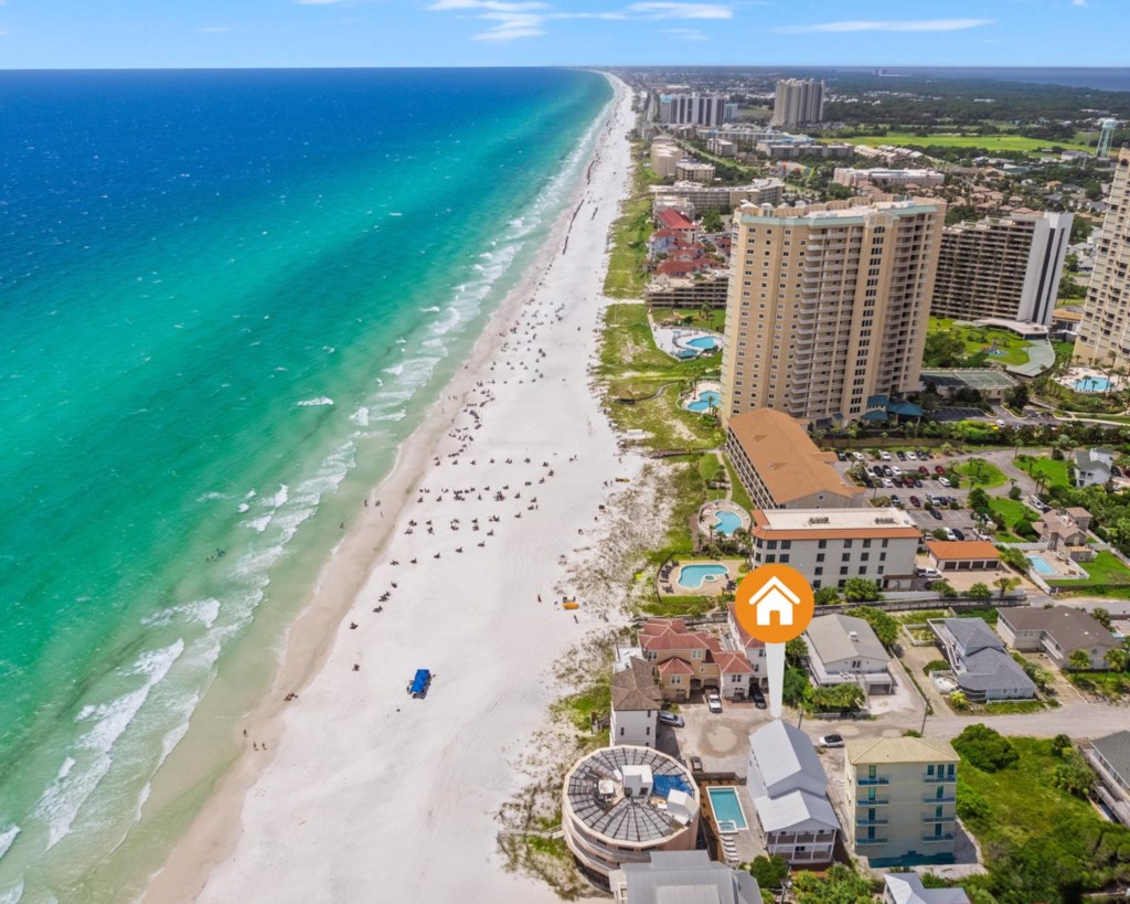 Seaside Palace Is Next To The Gulf