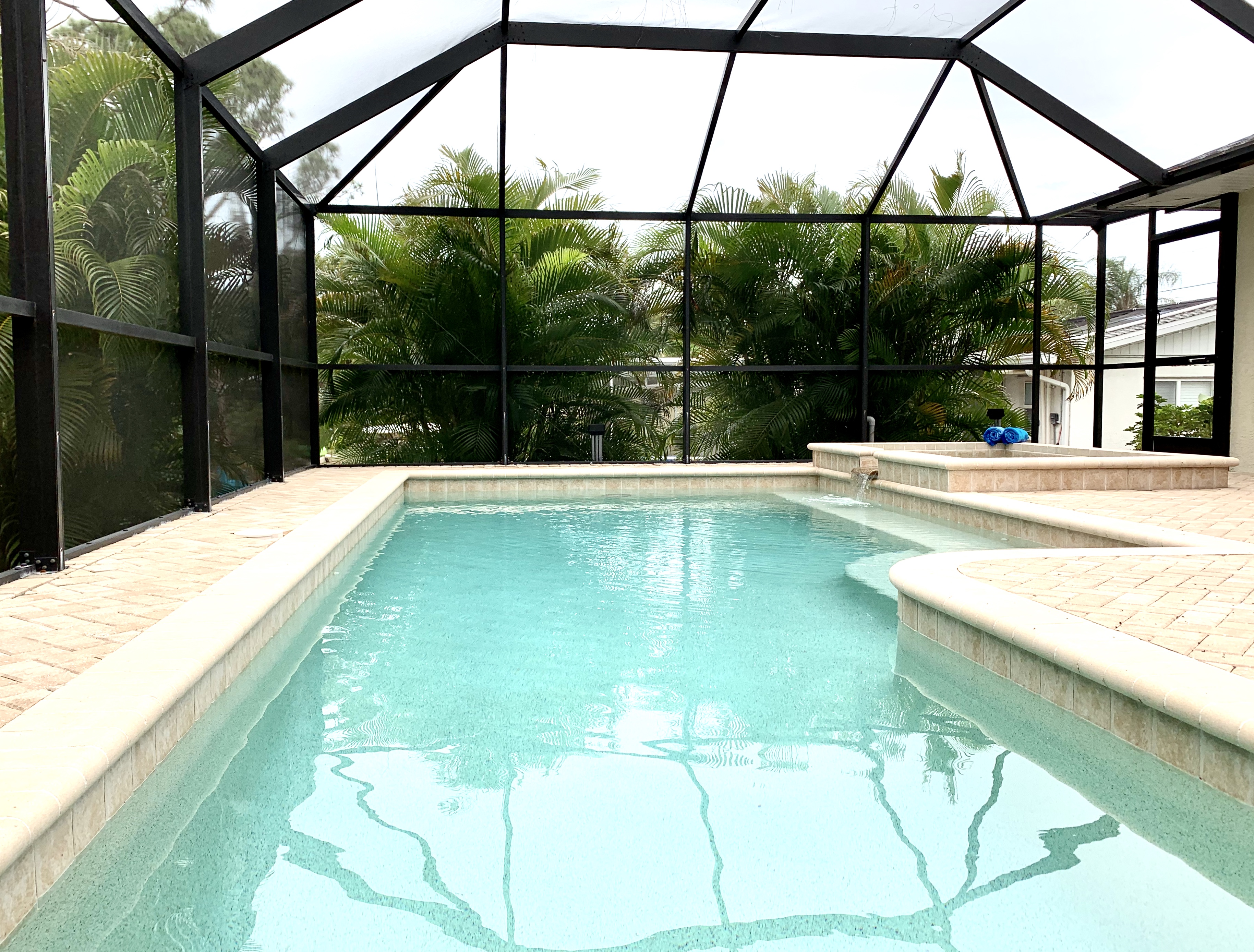 Saltwater Pool And Outdoor Oasis - Vibrant Coastal Escape - Englewood, FL