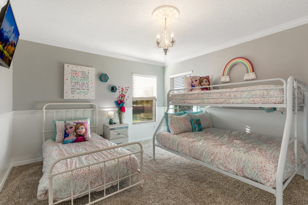 Frozen Themed bedroom with en-suite