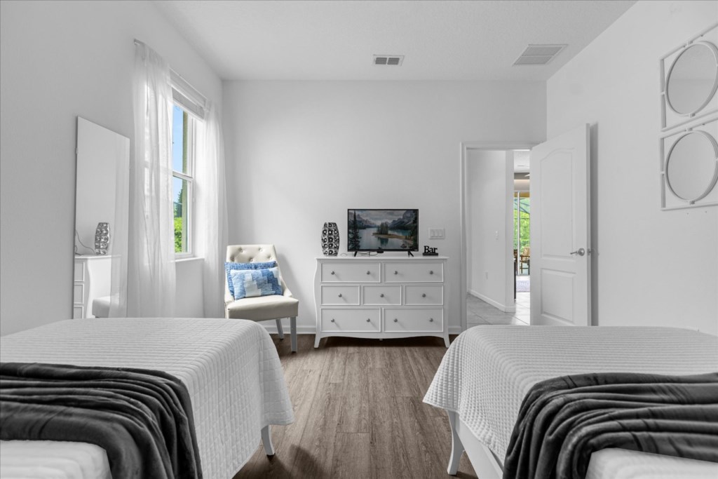 5220 Oakbourne Ave (26).jpg