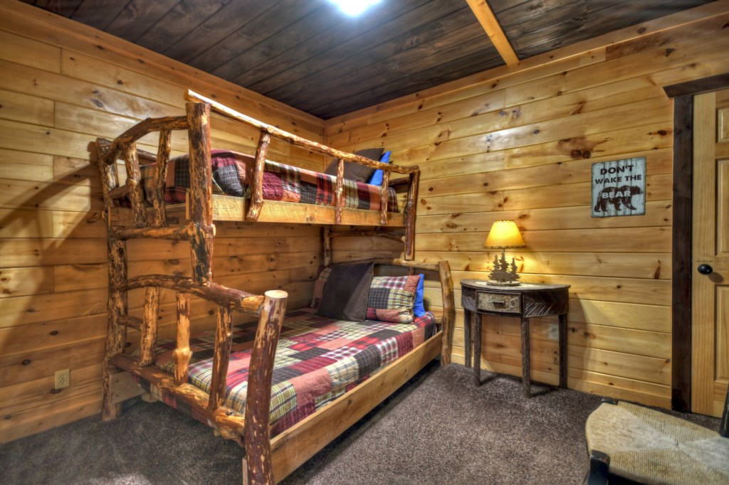 Spacious bunk bedroom