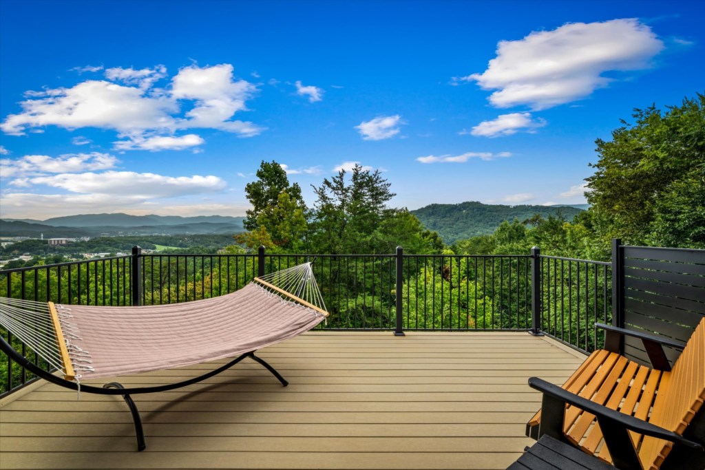 Private Upper deck with Glider & Hammock