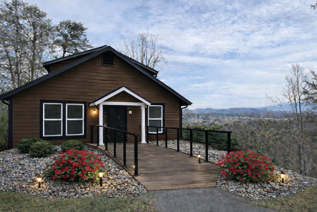 Twilightcabinwithbloomingazaleas