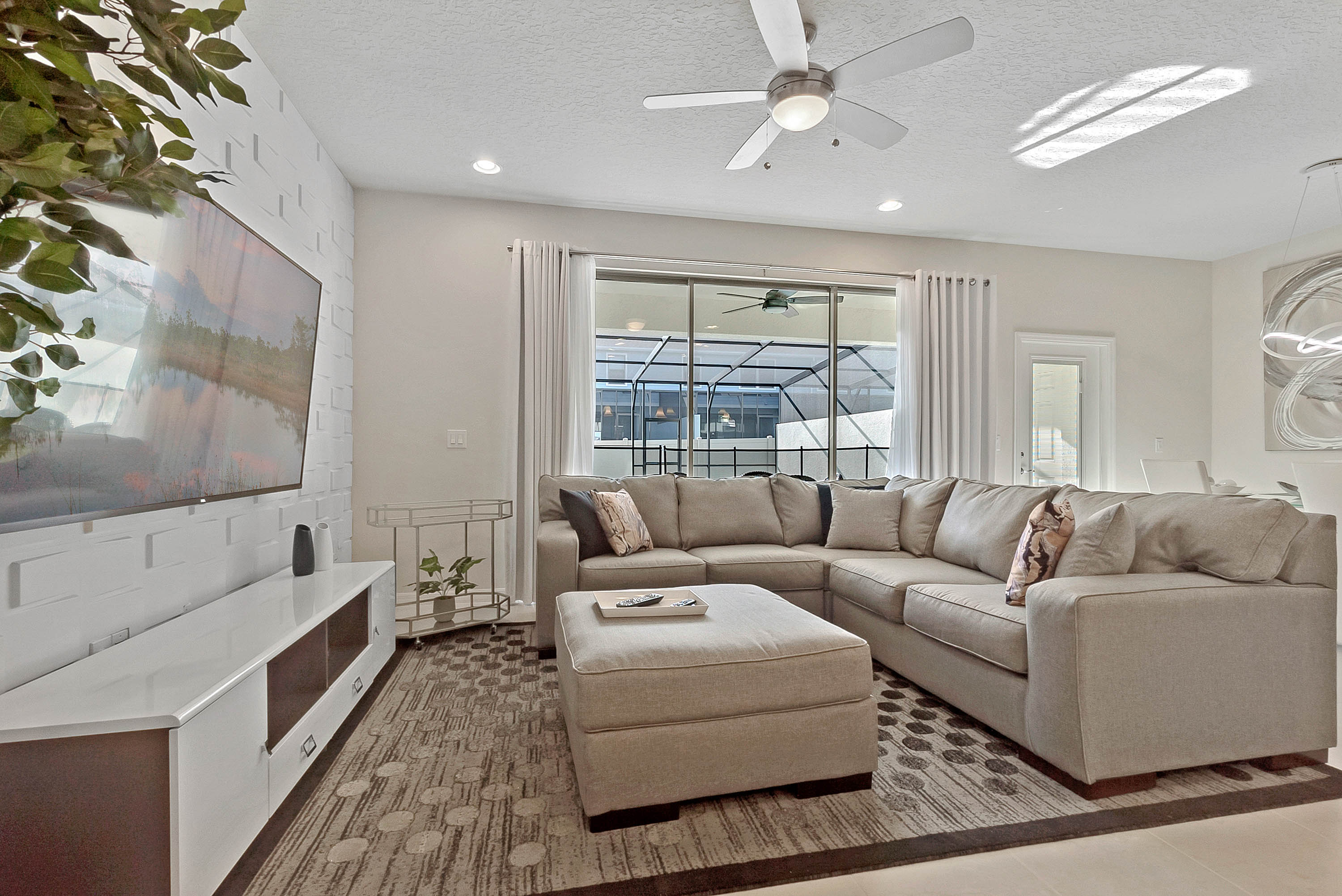 5 bedroom vacation townhouse at Windsor at Westside - Image 2