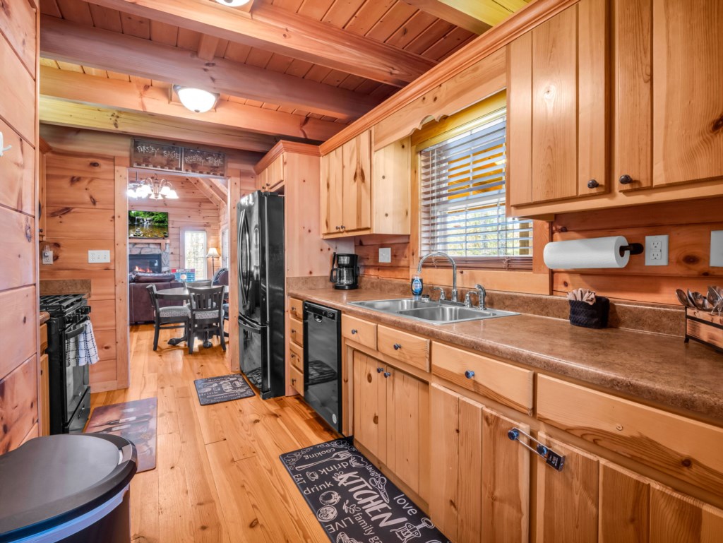 25-web-or-mls-677-n-dakota-dr