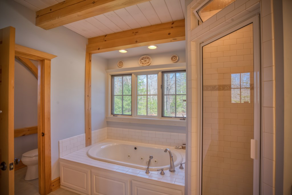 Jetted Tub in master Bath