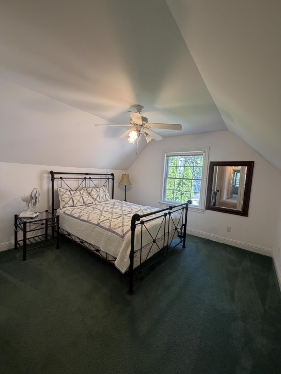 Second floor Bedroom: Queen