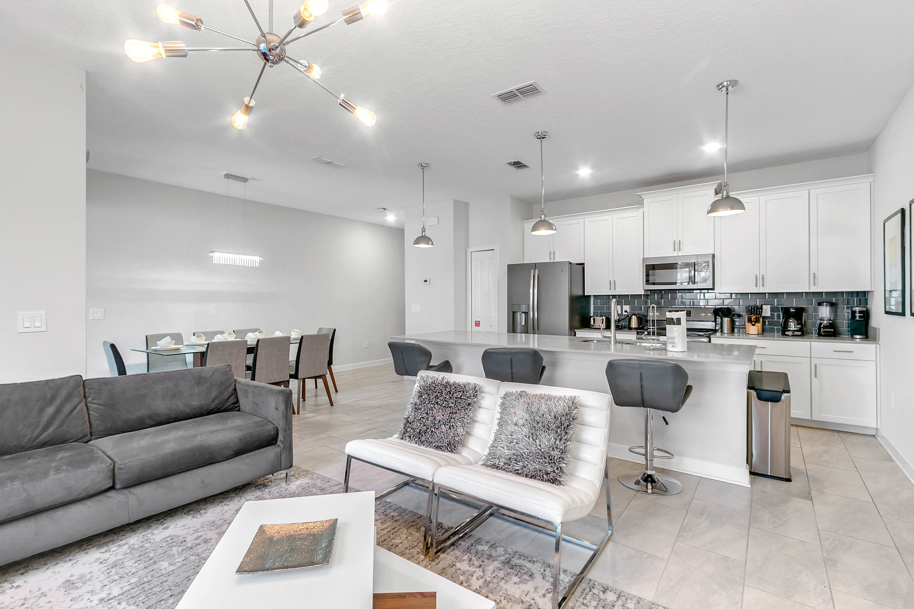 4 bedroom vacation townhouse at Storey Lake - Image 2