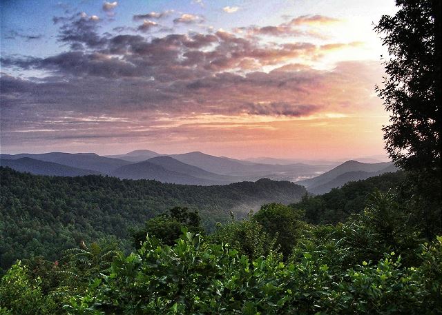 Welcome to The GORGEous View and the Long Range View of the Green River Gorge
