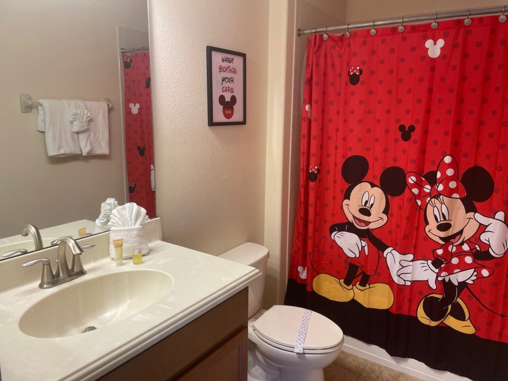 Minnie Mickey Shared Bath