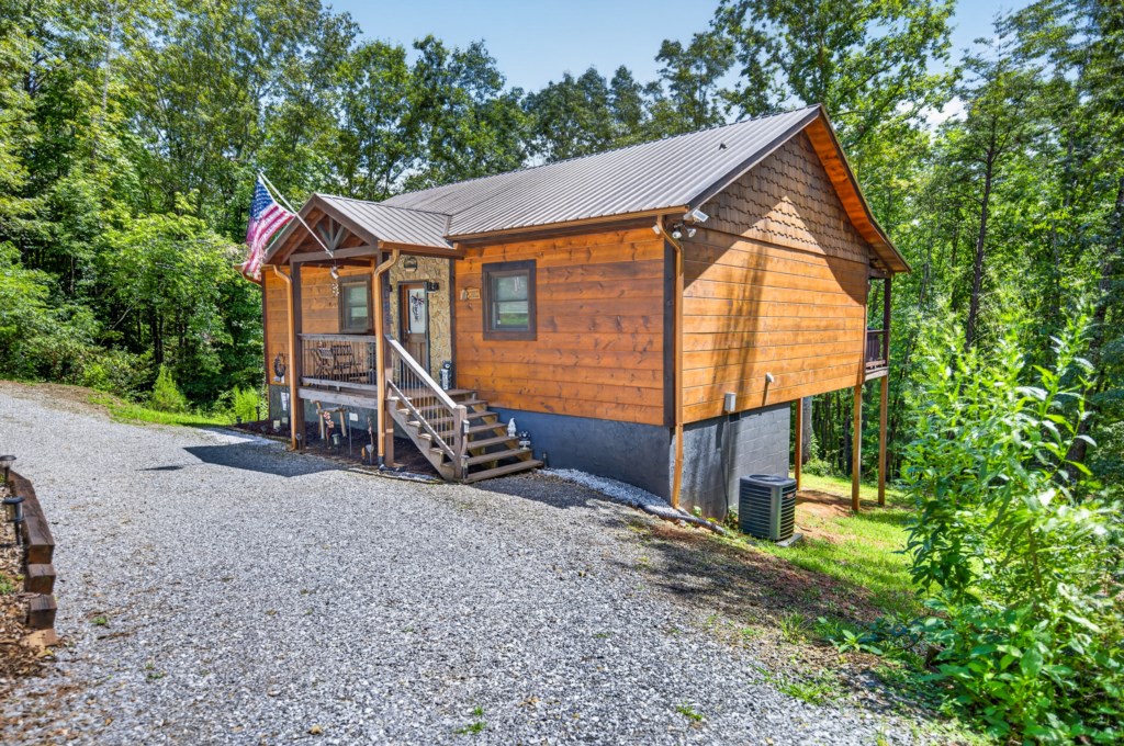 Charming cabin retreat nestled in the woods, perfect for a peaceful getaway.