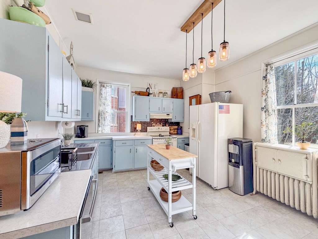 712DBB05-BC9F-493E-9A40-BAA5D56AB0A5_1_201_a