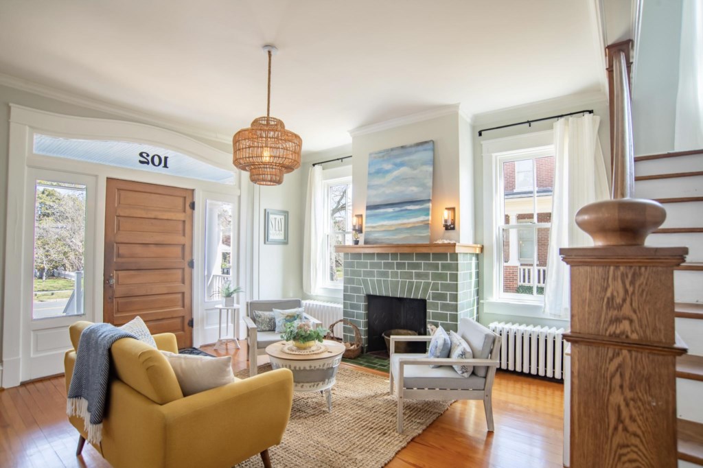 8D4CD832-63F7-4028-965A-0D788D067996_1_201_a