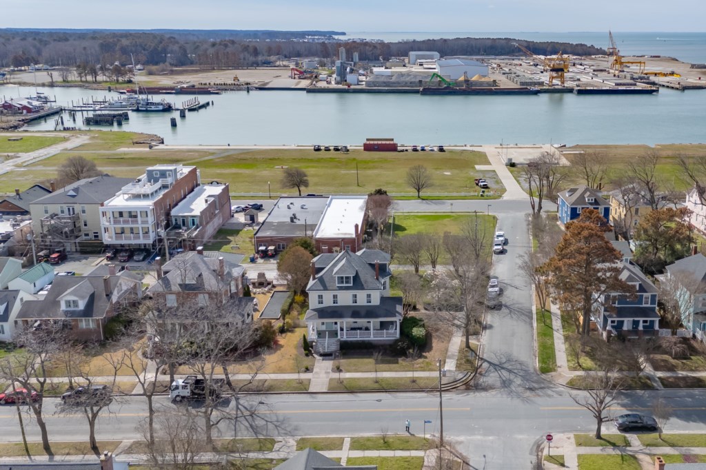 BFA6BBDF-2B2D-4332-9387-DFF92AFAE12B