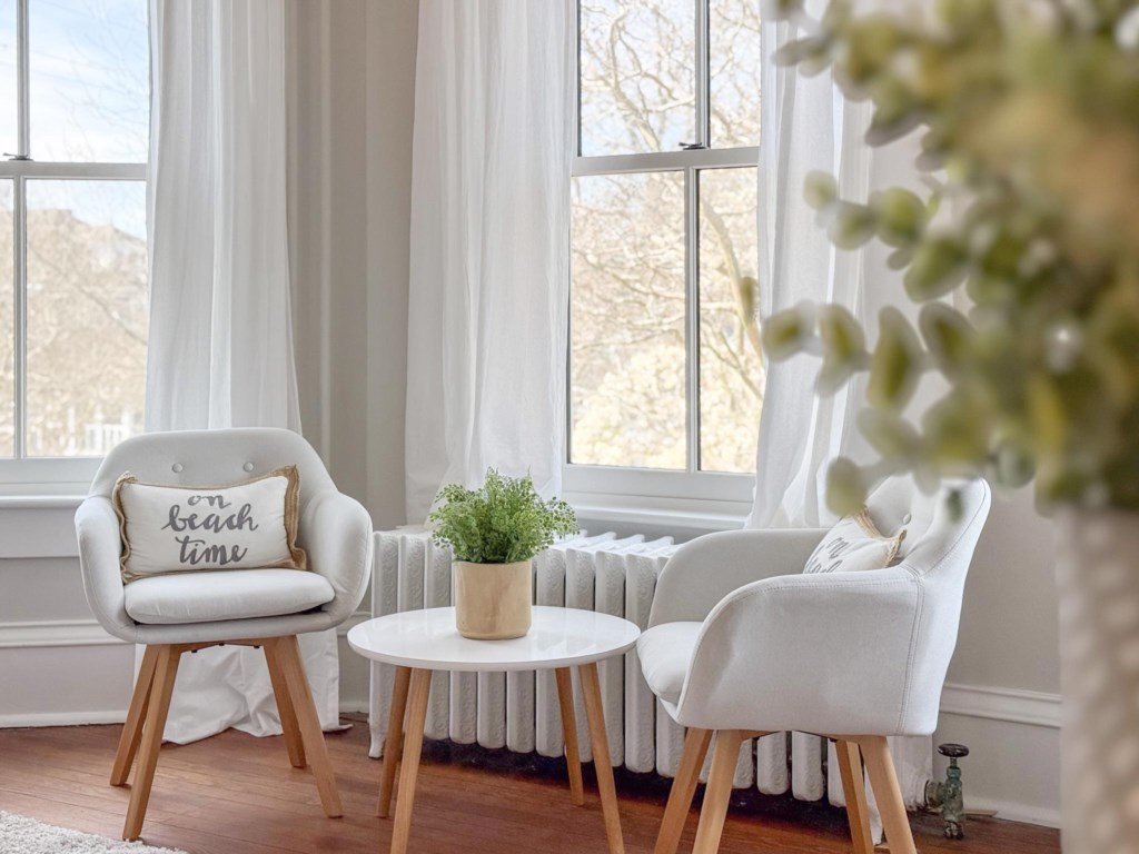 C05EAA7C-FD62-4651-9FBF-B6FFE0BED1E8_1_201_a