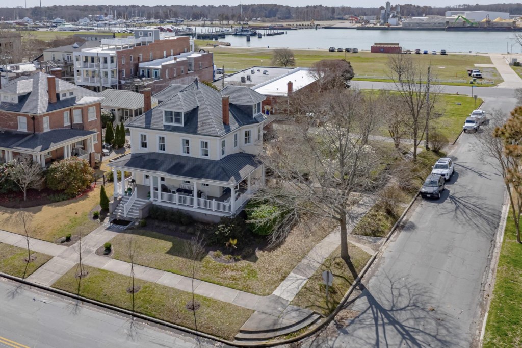 F8729D15-7023-4A15-9FFC-44ED26CEC39A_1_201_a