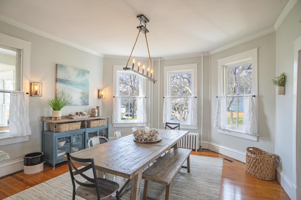 FDB52100-E6F3-4900-83C0-25B76D99189A_1_201_a