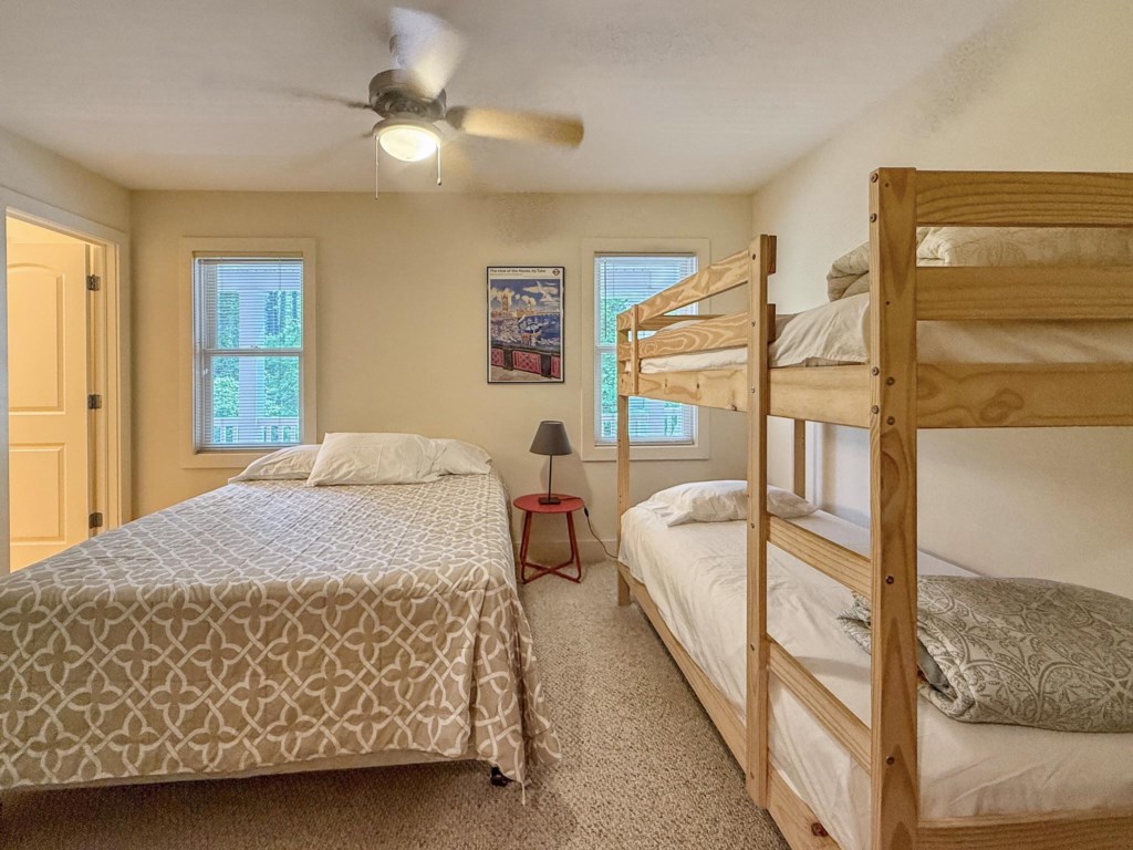 Bedroom 5 - Queen, Twin bunk