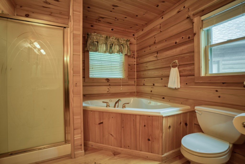 Jetted tub in master bedroom suite