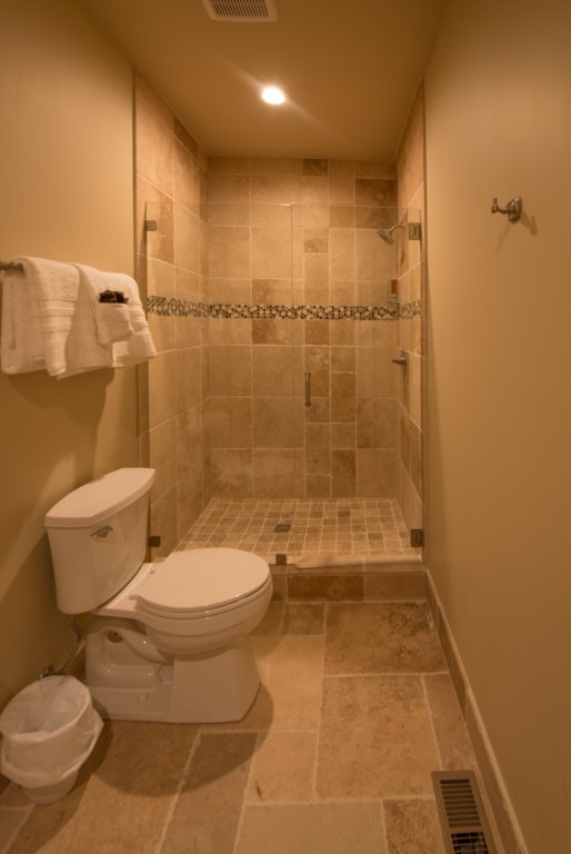 Full bathroom shared by the King bedroom and bunk bed room!
