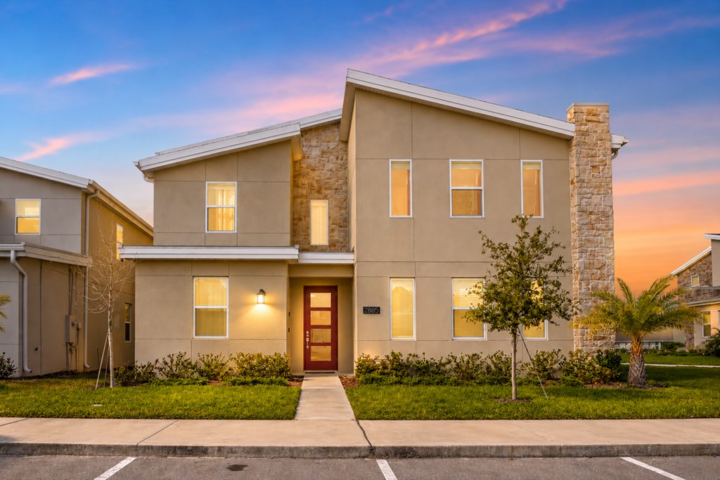 9 bedroom vacation house at Storey Lake - Image 2