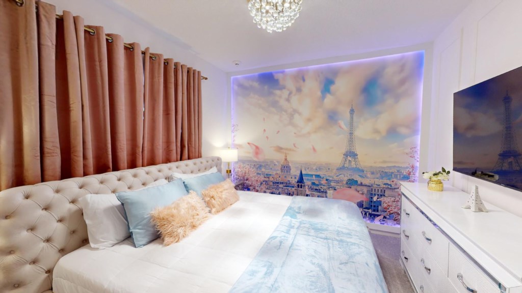 Bedroom 7 ( Paris, France ): 1 KING BED + PRIVATE BATHROOM