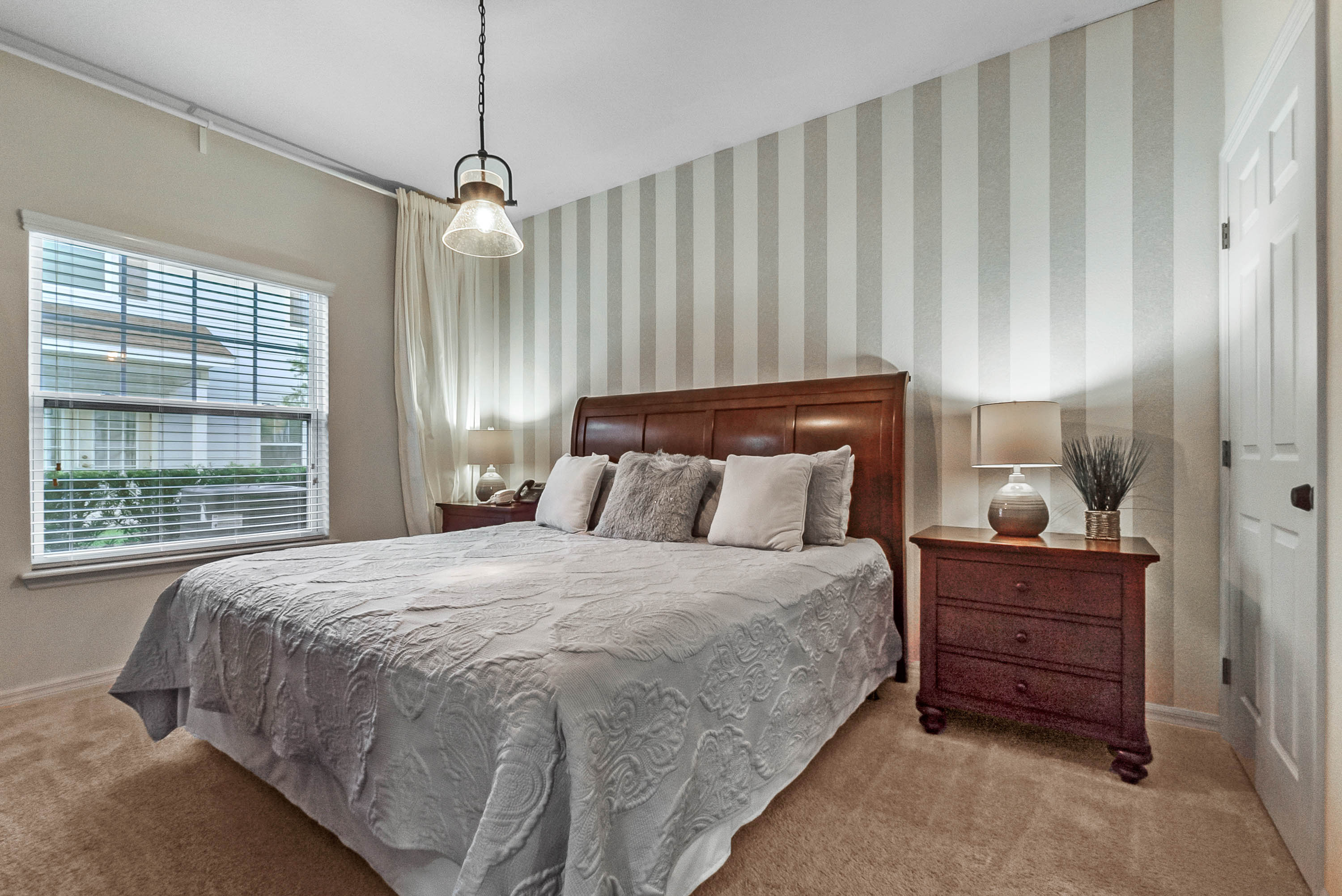 4 bedroom vacation townhouse at West Lucaya - Image 12