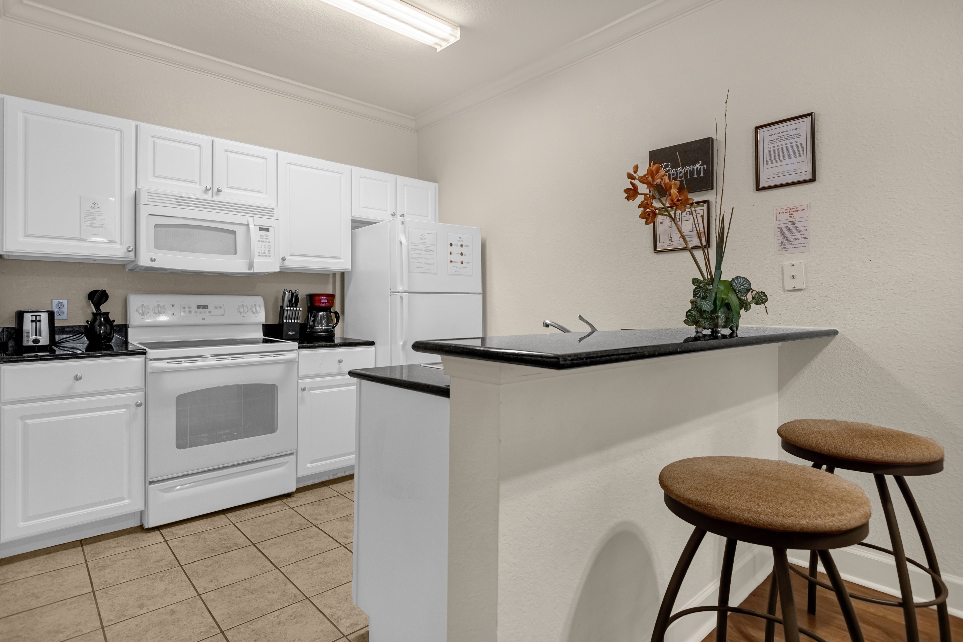 3 bedroom vacation townhouse at Lucaya Village - Image 2