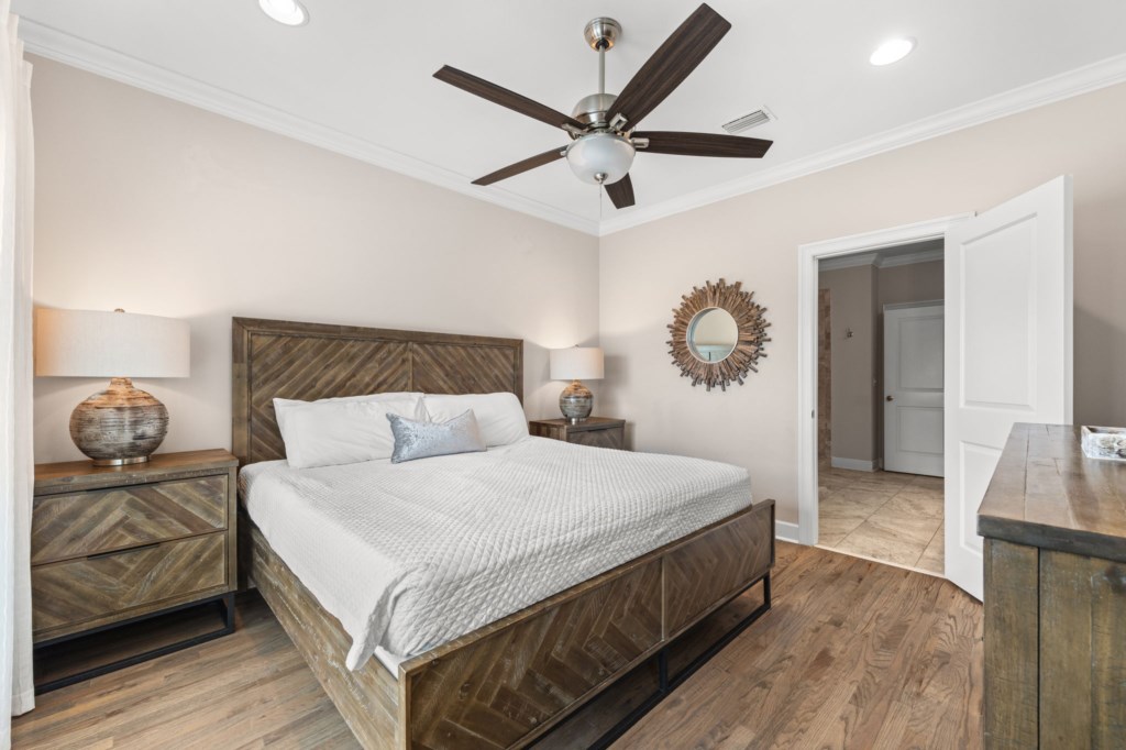 King Room With Private Bathroom On 3rd Floor