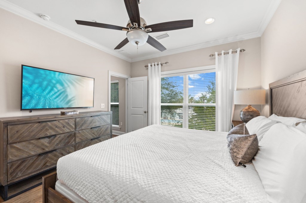 King Room With Private Bathroom On 3rd Floor