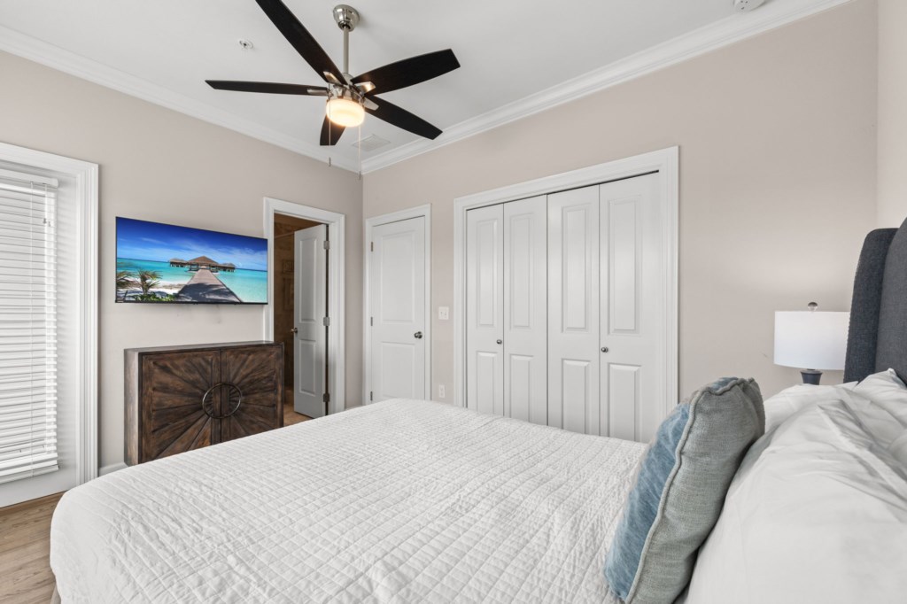 Queen Room With Private Bathroom On 3rd Floor