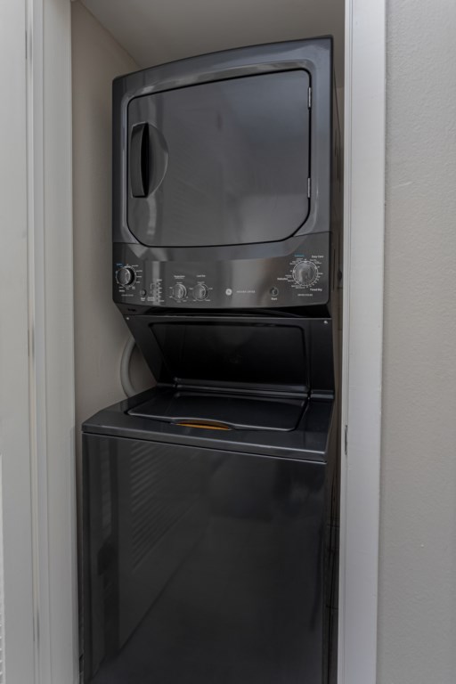 Apartment style washer and dryer