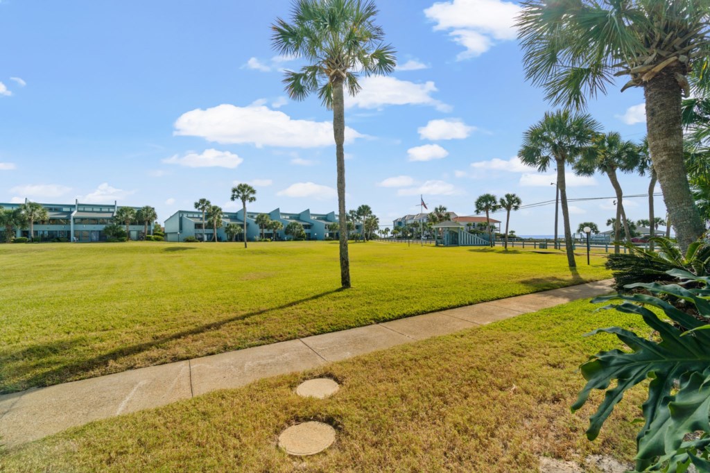 30-web-or-mls-22400-front-beach-rd-4