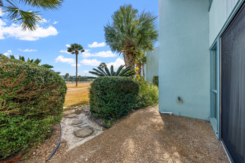 23-web-or-mls-22400-front-beach-rd-21