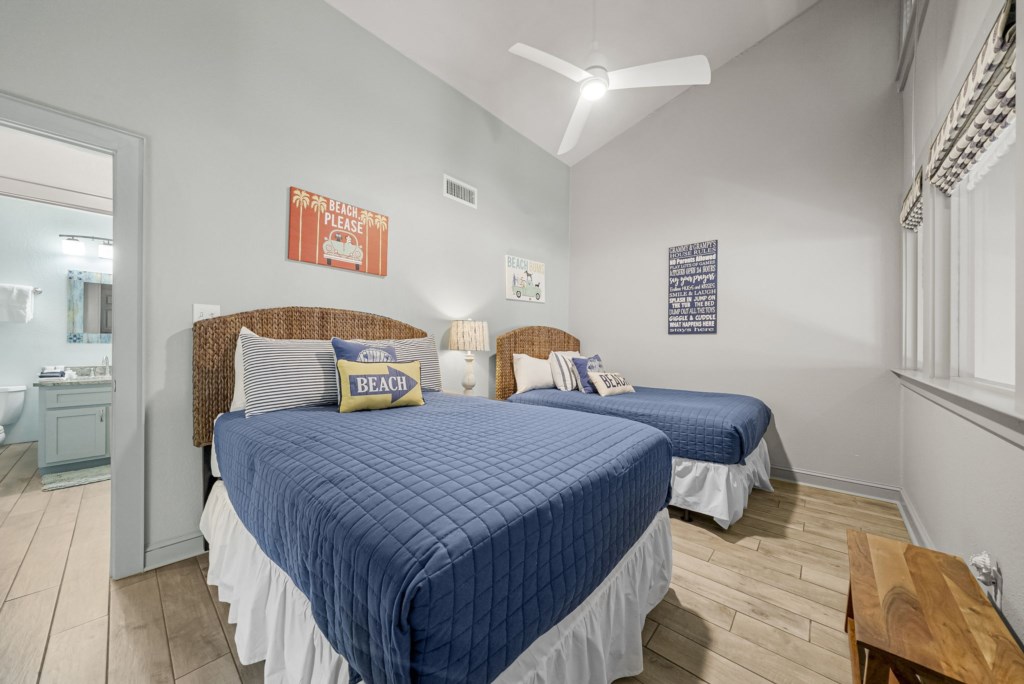 24-web-or-mls-22400FrontBeachRdUnit37-29