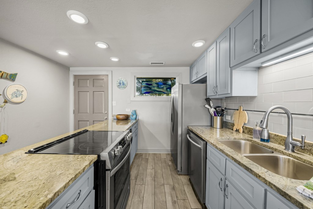 6-web-or-mls-22400FrontBeachRdUnit37-9