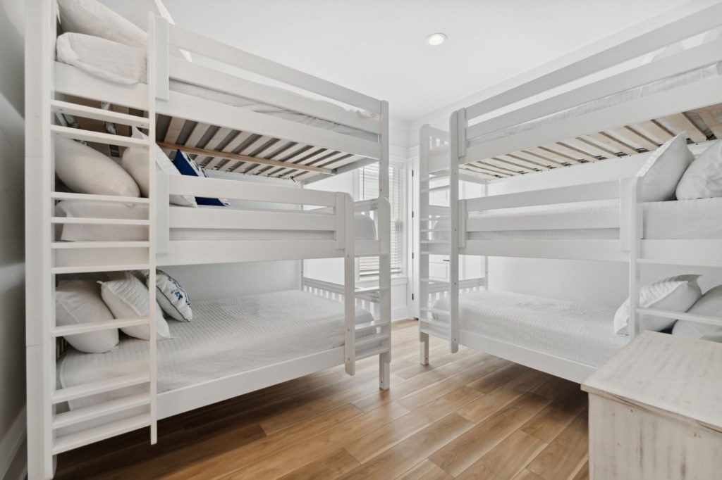 Third floor full and twin bunk room with shared bathroom 