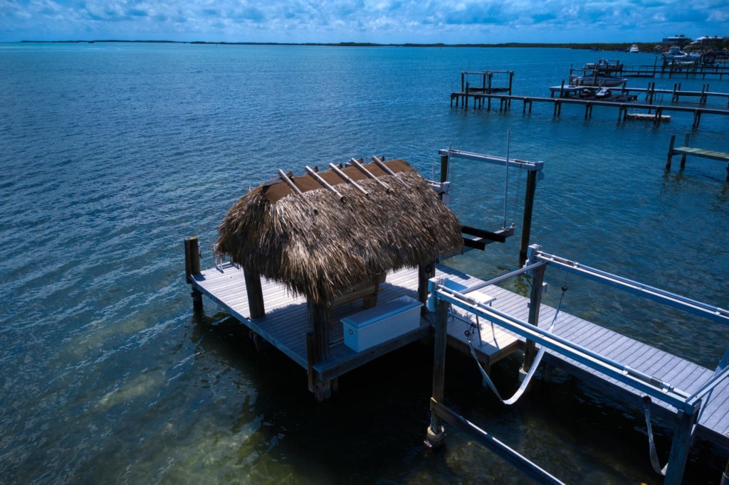 25-N-Bounty-Ln-Key-Largo-FL-Dock-Ticki-Hut-vacation-rentals-florida-keys