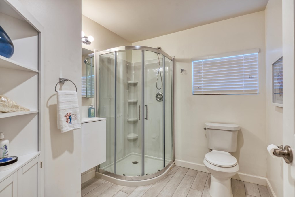 Lime-Key-Bathroom-3-Florida-Keys-Luxury-Rentals