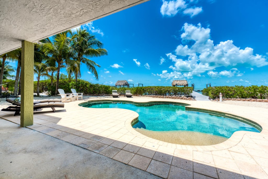Lime-Key-Pool-Area-Near-Dock-Florida-Keys-Luxury-Rentals