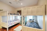 Guests Room w/ 2 Sets of Twin Bunks 