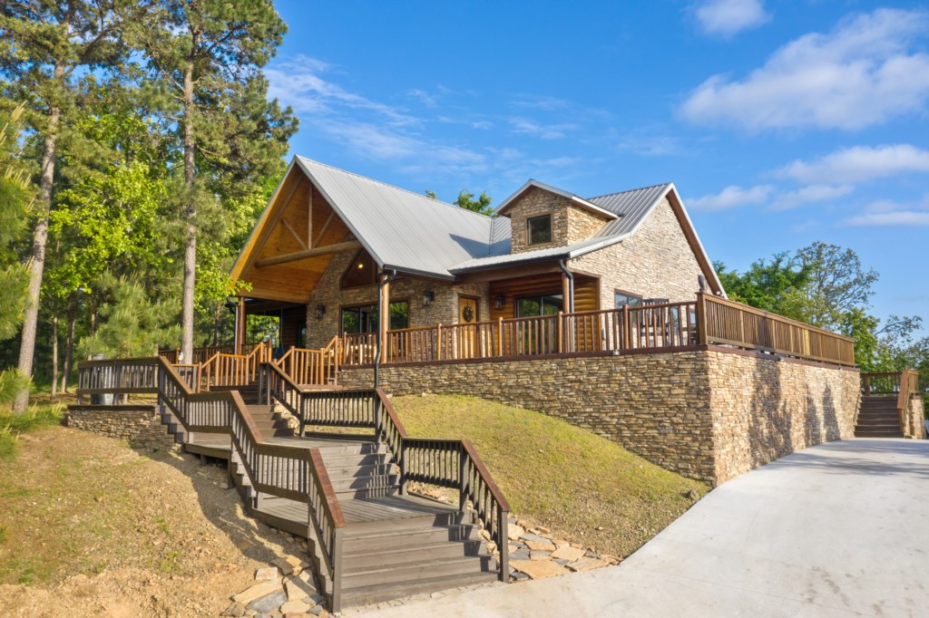 Laird's Landing Rustic Luxe Cabins Broken Bow