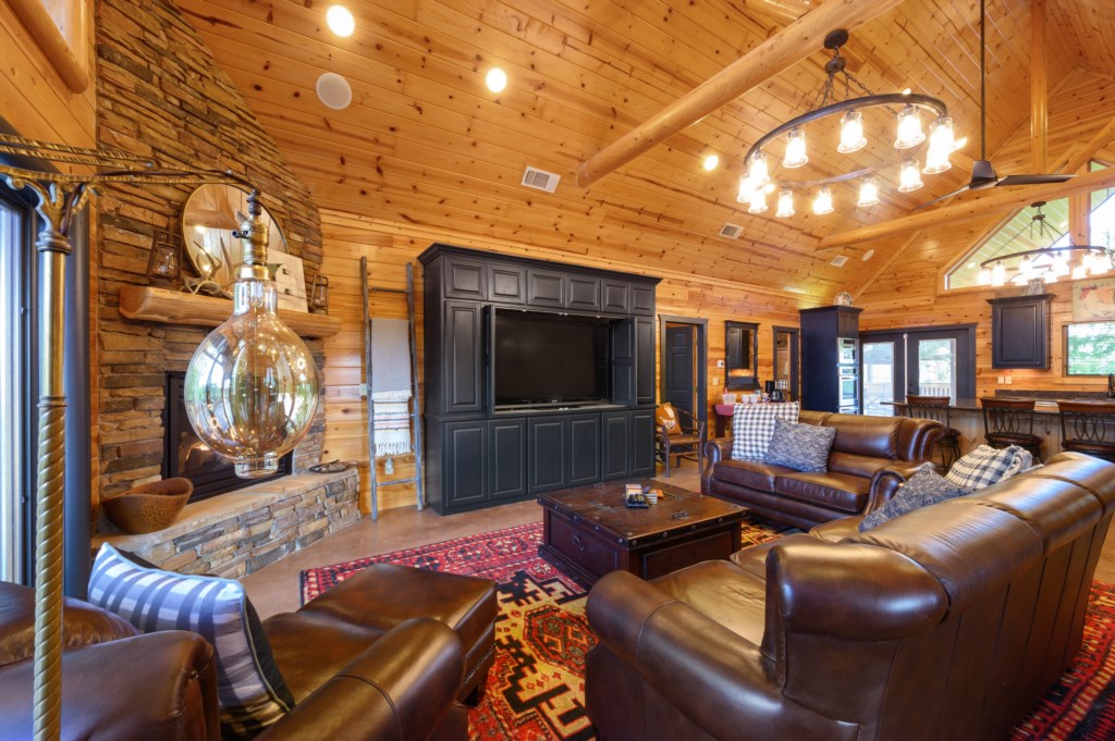 Laird's Landing Rustic Luxe Cabins Broken Bow