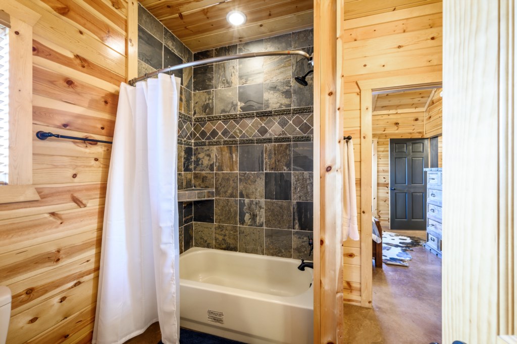 Laird's Landing Rustic Luxe Cabins Broken Bow