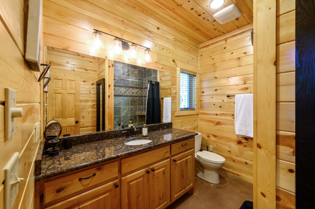 Laird's Landing Rustic Luxe Cabins Broken Bow